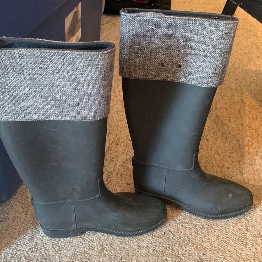 Mud boots